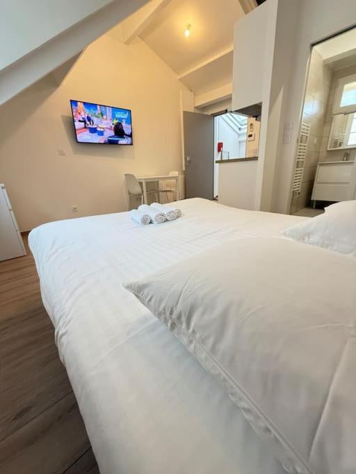Appartement In The 16th *